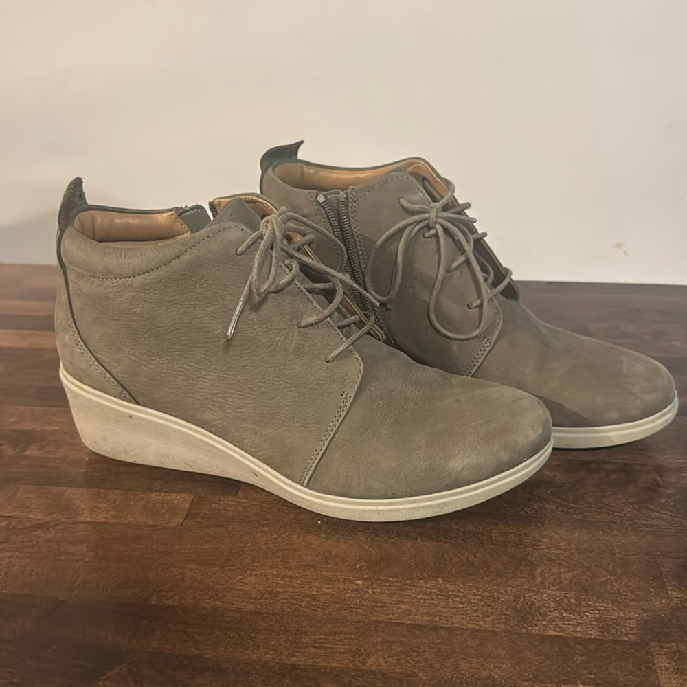 Clark’s wedge bootie